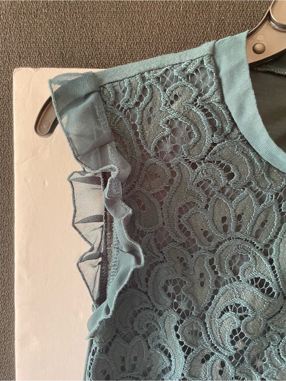 Oasis Teal Lace Ruffle Shell Tank - Picture 2 of 6